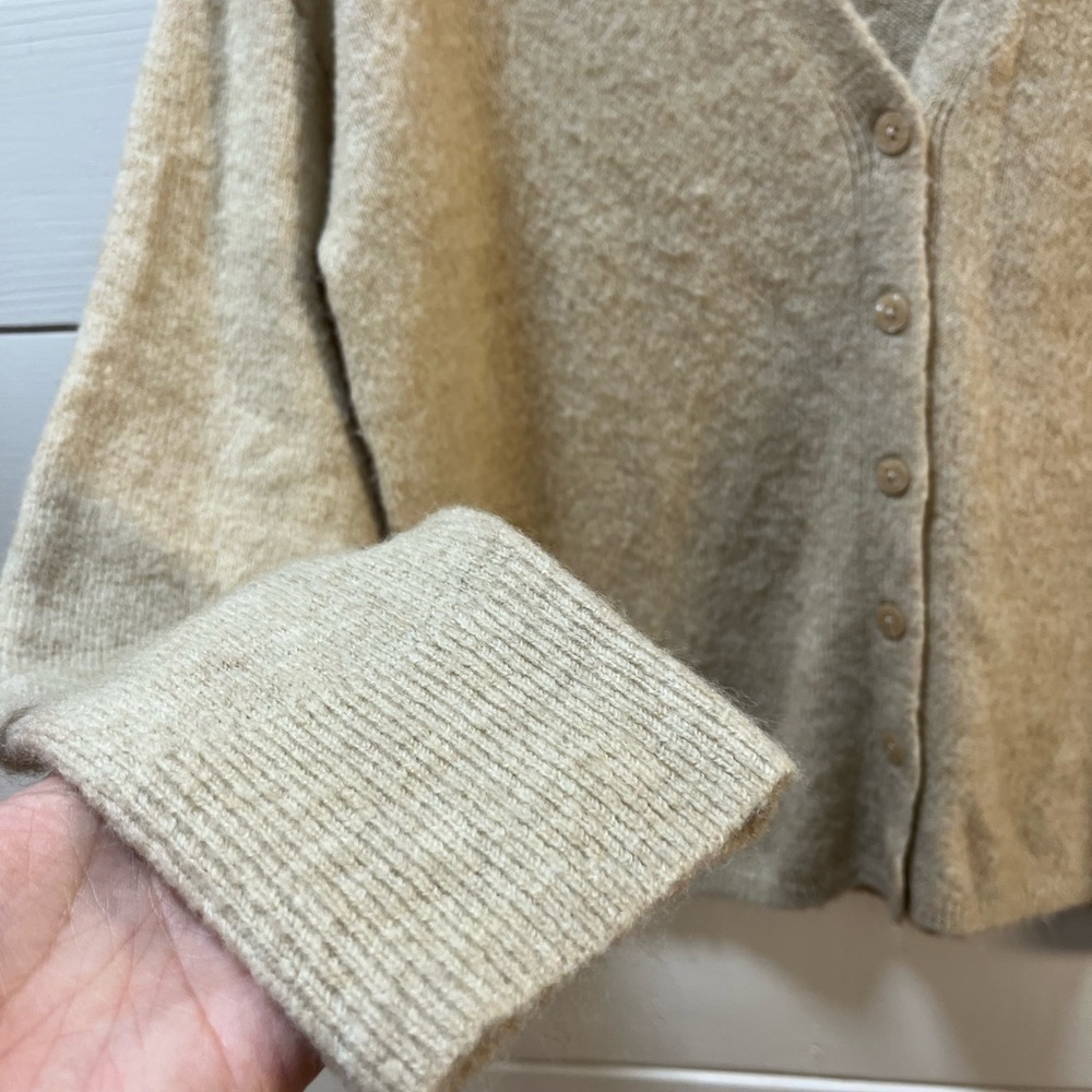 GAP Beige Knit Cardigan – Size M - Picture 6 of 7